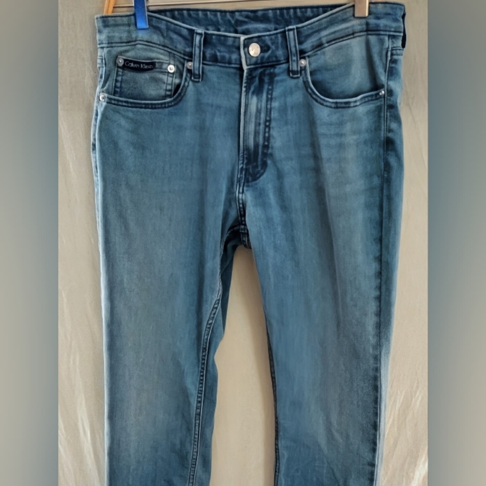 Calvin Klein Men's Slim Jeans in Blue - Picture 1 of 5